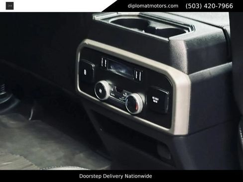 Used 2020 Ford Expedition XLT w/ Equipment Group 202A AWD/4WD image 22