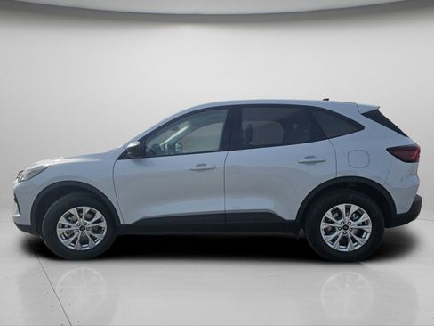 Used 2025 Ford Escape Active AWD/4WD image 18
