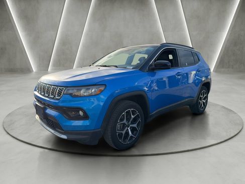 Used 2025 Jeep Compass Limited AWD/4WD image 3