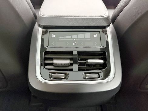 Used 2020 Volvo XC90 T6 Momentum w/ Protection Package Premier image 58