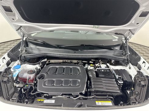 Used 2026 Volkswagen Tiguan SE AWD/4WD image 21