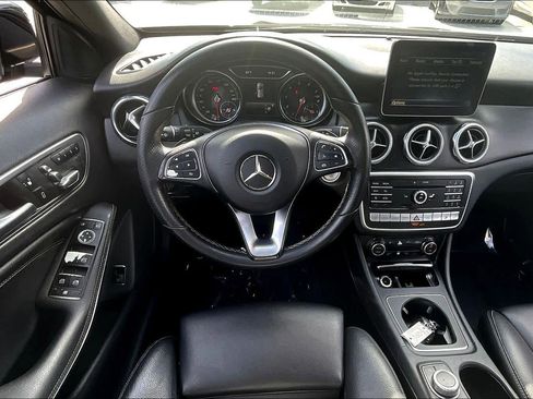 Used 2018 Mercedes-Benz GLA 250 4MATIC image 6