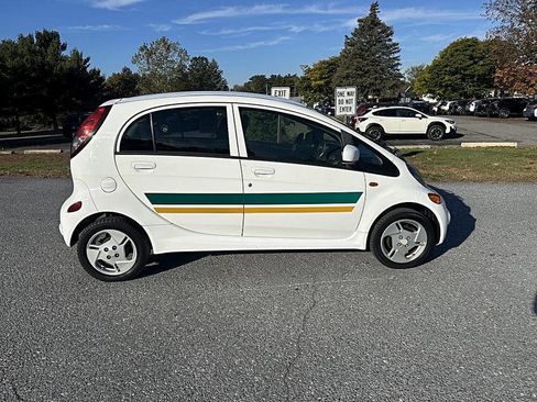 Used 2012 Mitsubishi i ES image 6