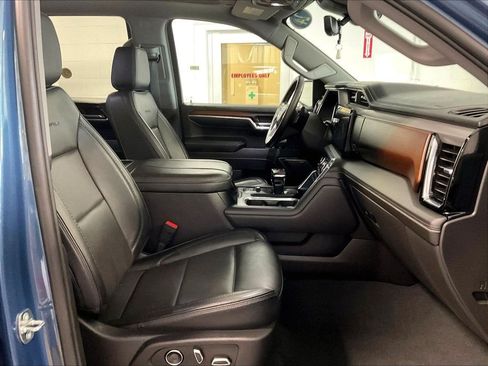 Used 2024 GMC Sierra 1500 Denali w/ Denali Reserve Package AWD/4WD image 11