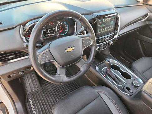 Used 2019 Chevrolet Traverse LT w/ LPO, 'HIT The Road' Package FWD image 10