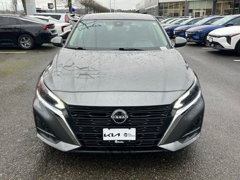 Used 2023 Nissan Altima 2.5 SV image 5