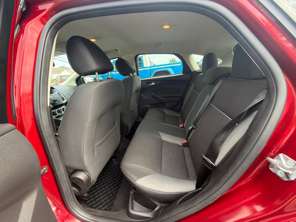 Used 2014 Ford Focus SE FWD image 32