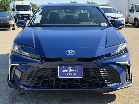 Used 2026 Toyota Camry SE w/ Convenience Package FWD image 3