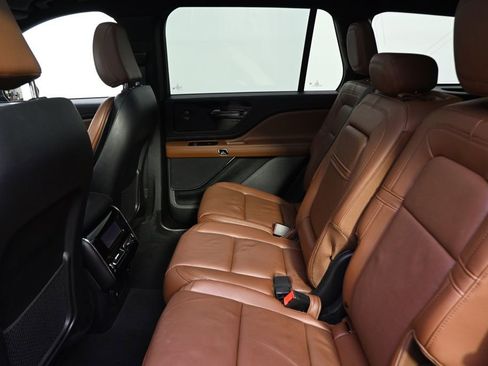 Used 2023 Lincoln Aviator Reserve w/ Elements Package Plus AWD/4WD image 18