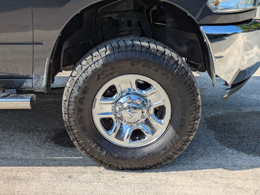 Used 2018 RAM 3500 SLT AWD/4WD image 11