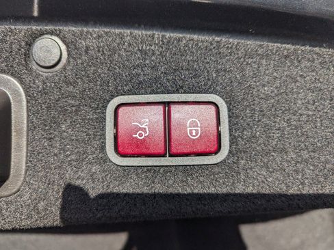 Used 2017 Mercedes-Benz S 550 4MATIC Sedan image 53