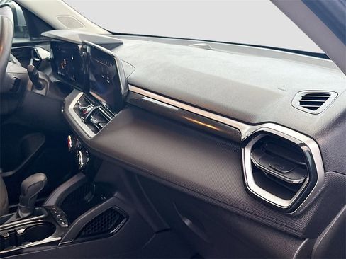 Used 2025 Chevrolet TrailBlazer LT image 26