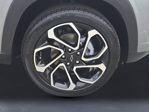 New 2026 Chevrolet Trax RS w/ Driver Confidence Package FWD image 10