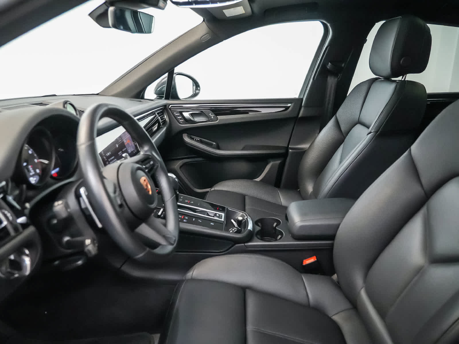 Certified 2023 Porsche Macan S AWD/4WD image 22