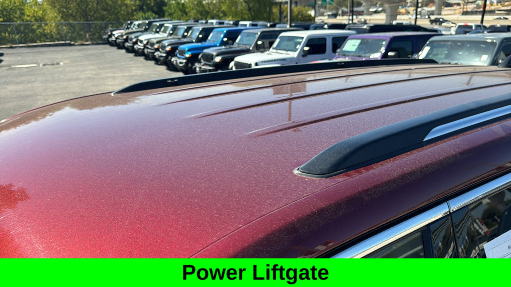 Used 2023 Jeep Grand Cherokee L Limited w/ Luxury Tech Group II RWD image 12