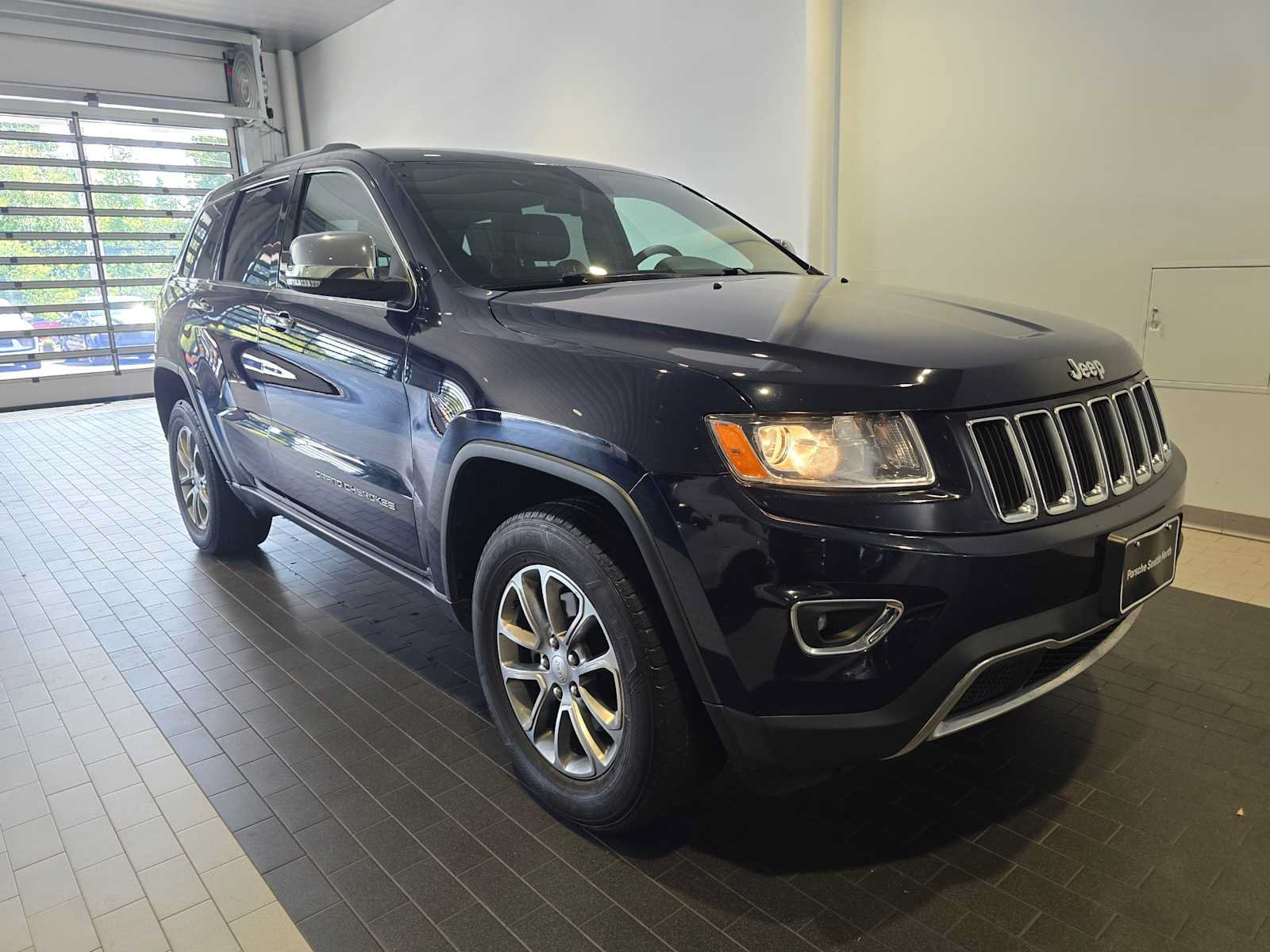 Used 2016 Jeep Grand Cherokee Limited w/ Trailer Tow Group IV AWD/4WD image 9