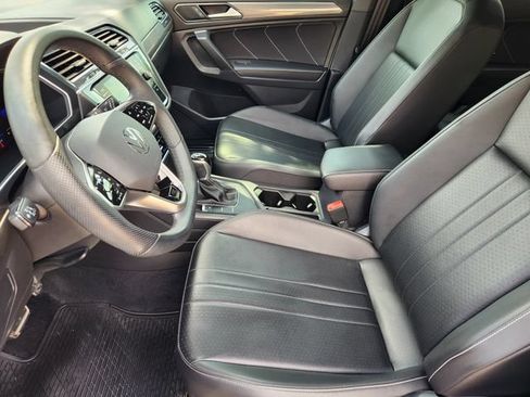 Used 2022 Volkswagen Tiguan SE R-Line FWD image 13