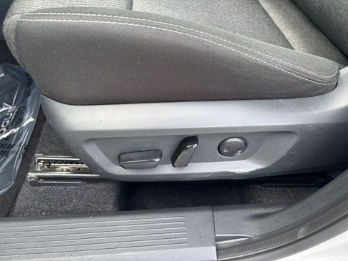 Used 2025 Nissan Rogue SV AWD/4WD image 22