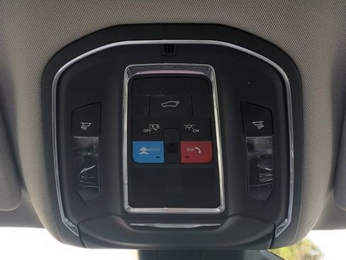 Used 2024 Jeep Wagoneer L Base image 26