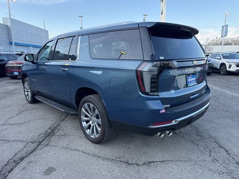 Used 2025 Chevrolet Suburban Premier w/ Sun And Tow Package image 5