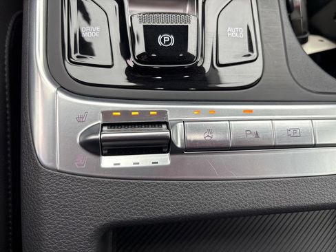 Used 2025 Kia Carnival SX Prestige FWD image 40