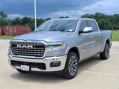 Used 2025 RAM 1500 Limited AWD/4WD image 3