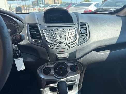 Used 2018 Ford Fiesta SE image 12