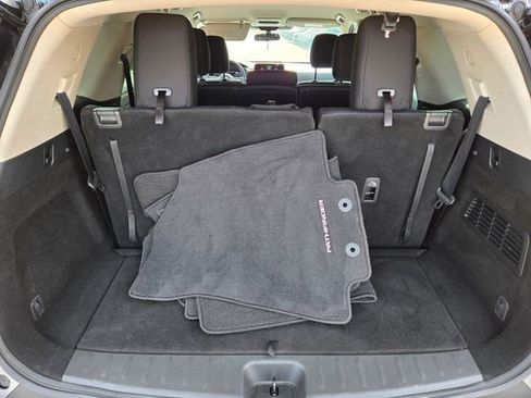 Used 2023 Nissan Pathfinder S image 18