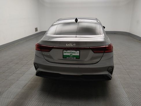 Used 2024 Kia Forte LXS w/ LXS Technology Package FWD image 7