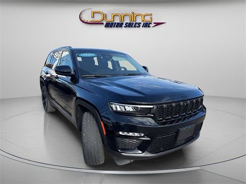 Used 2023 Jeep Grand Cherokee Limited w/ Luxury Tech Group II image 4
