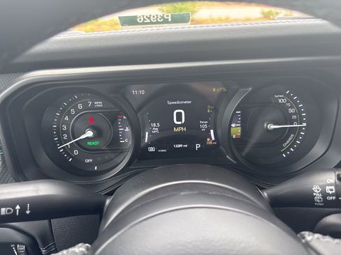 Certified 2025 Jeep Wrangler Unlimited Rubicon 4xe w/ Convenience Group AWD/4WD image 31