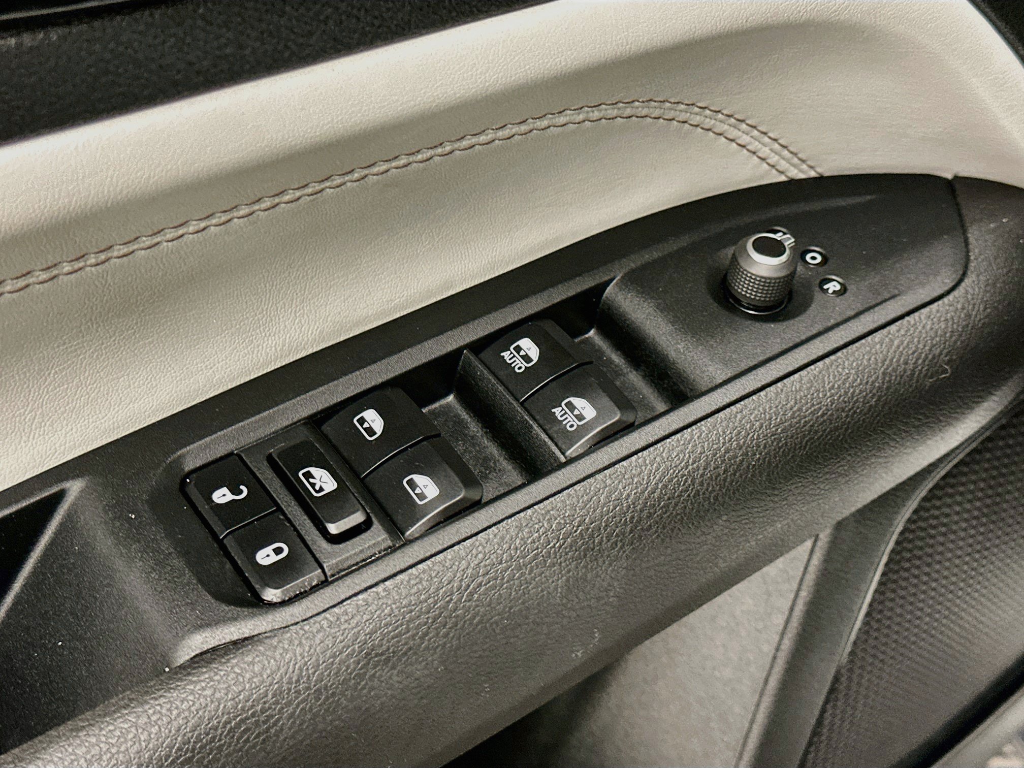 Used 2024 Jeep Compass Limited AWD/4WD image 15