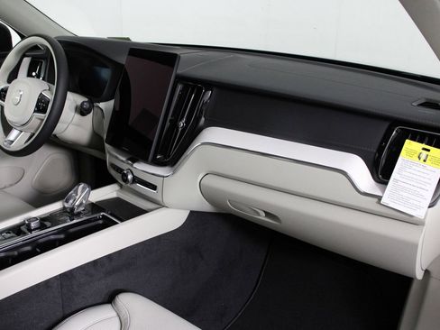 New 2026 Volvo XC60 T8 Ultra w/ Protection Package Premier AWD/4WD image 9