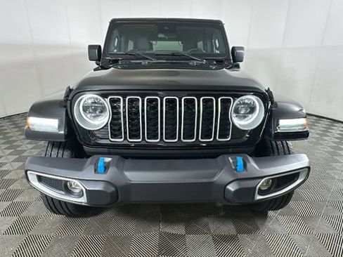 Used 2024 Jeep Wrangler Unlimited Sahara AWD/4WD image 8