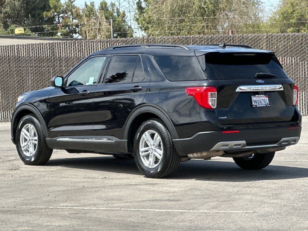 Certified 2024 Ford Explorer XLT w/ Equipment Group 202A RWD image 5