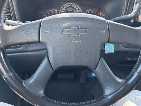 Used 2003 Chevrolet Silverado 2500 LS w/ Skid Plate Package AWD/4WD image 40