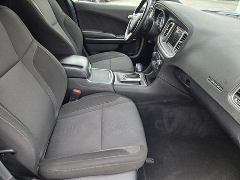 Certified 2022 Dodge Charger SXT RWD image 31