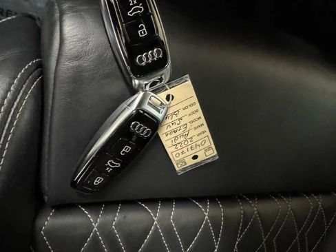 Used 2022 Audi e-tron S Premium Plus image 43