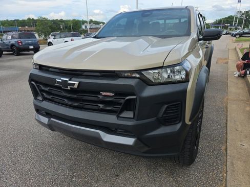 Used 2023 Chevrolet Colorado Trail Boss w/ Advanced Trailering Package AWD/4WD image 2
