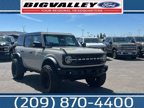 Used 2025 Ford Bronco Badlands AWD/4WD image 1