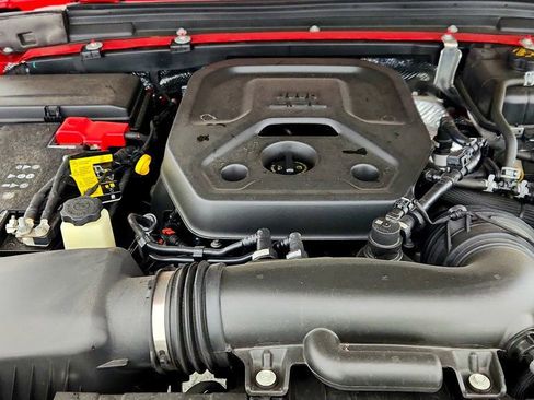 Used 2025 Jeep Wrangler Sport image 26