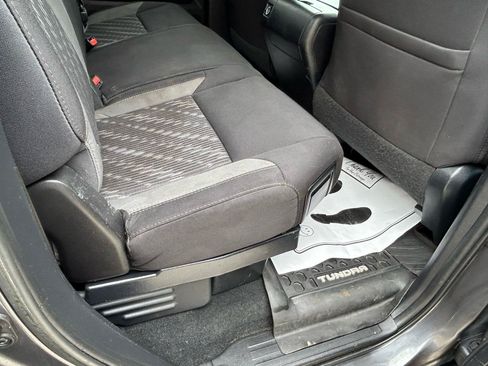 Used 2018 Toyota Tundra SR5 AWD/4WD image 14