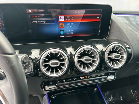 Used 2021 Mercedes-Benz GLA 250 image 13