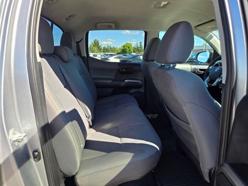 Used 2022 Toyota Tacoma SR5 w/ Black Out Package (TMS) AWD/4WD image 14