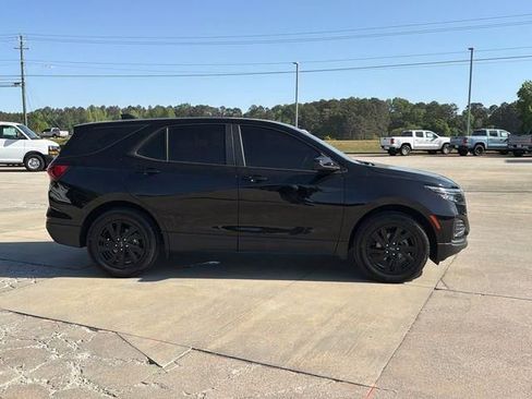 Used 2024 Chevrolet Equinox LS w/ Midnight Edition FWD image 4