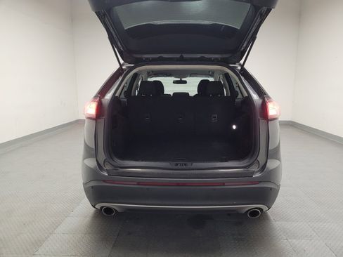 Used 2018 Ford Edge SEL image 29