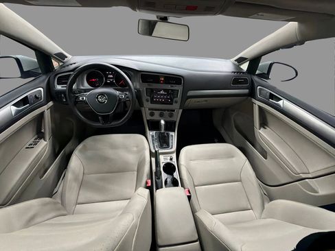 Used 2015 Volkswagen Golf TDI SE image 42