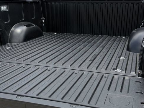 Used 2024 Toyota Tundra Limited AWD/4WD image 31