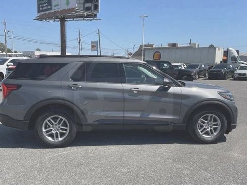 Used 2026 Ford Explorer Active image 8