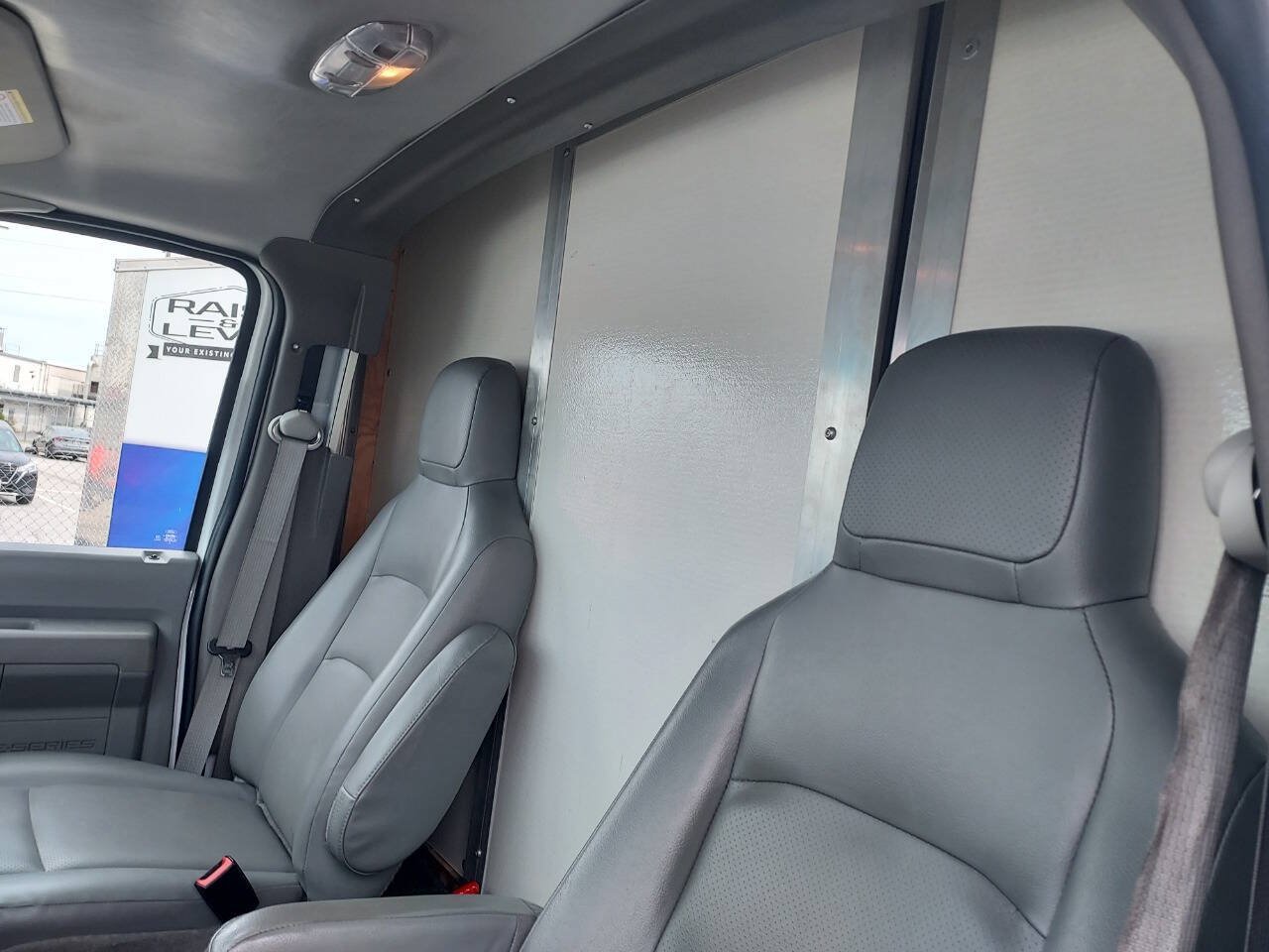 Used 2022 Ford E-450 and Econoline 450 Super Duty w/ Power Windows & Locks Group RWD image 18